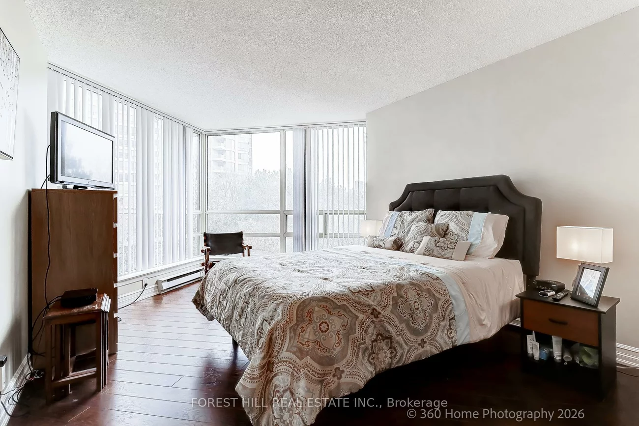 45, Kingsbridge Garden, Hurontario, Mississauga