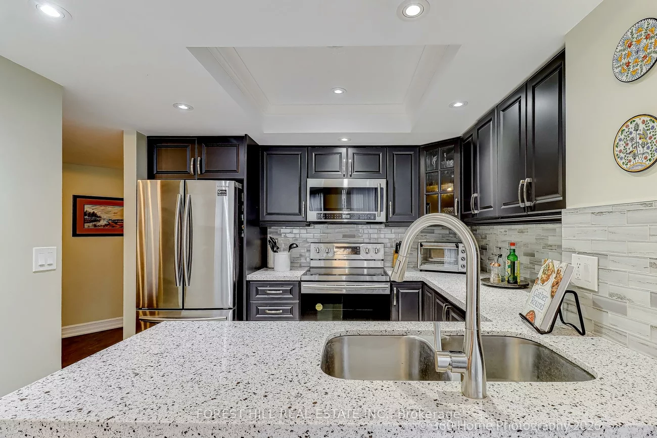 45, Kingsbridge Garden, Hurontario, Mississauga