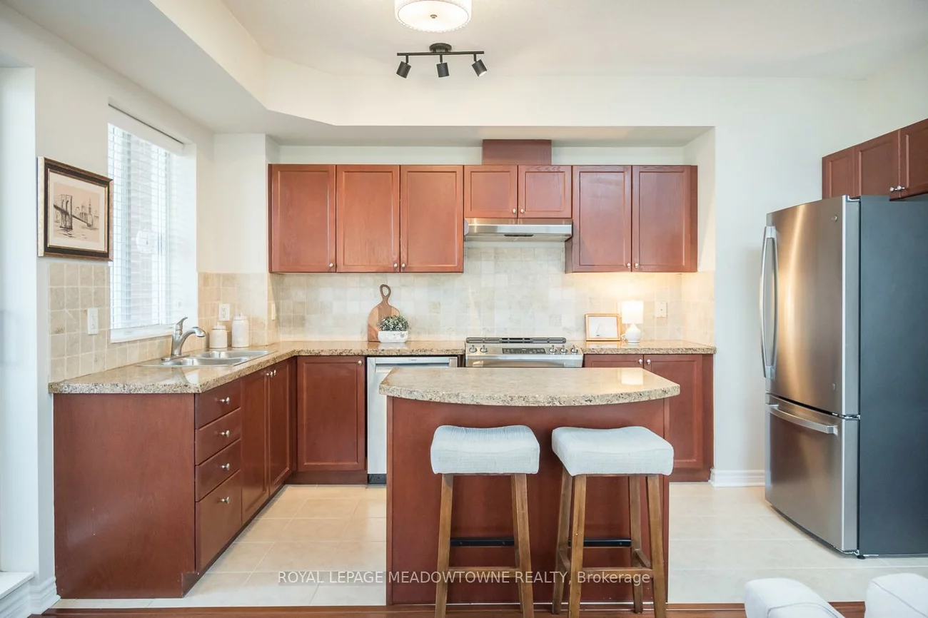 483, Faith, Hurontario, Mississauga