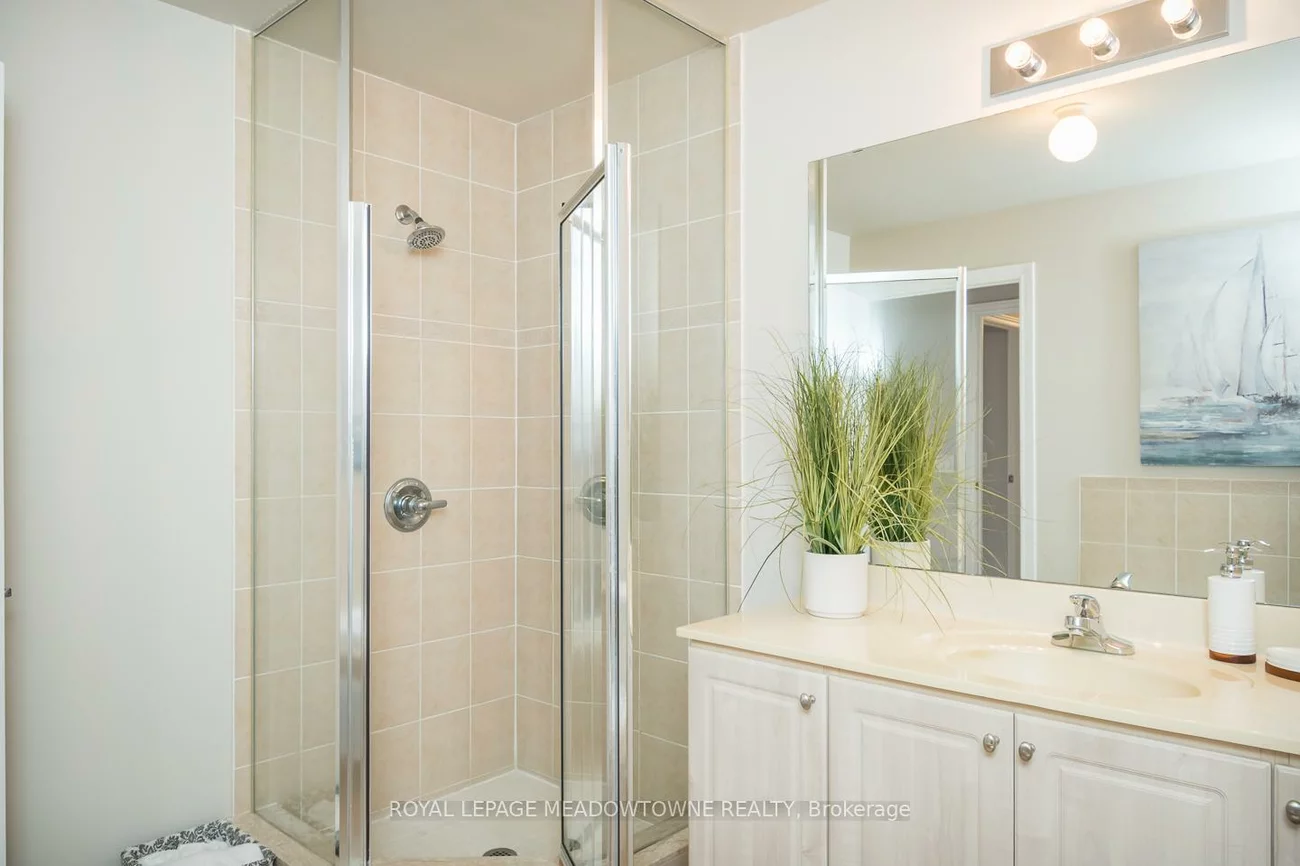 483, Faith, Hurontario, Mississauga