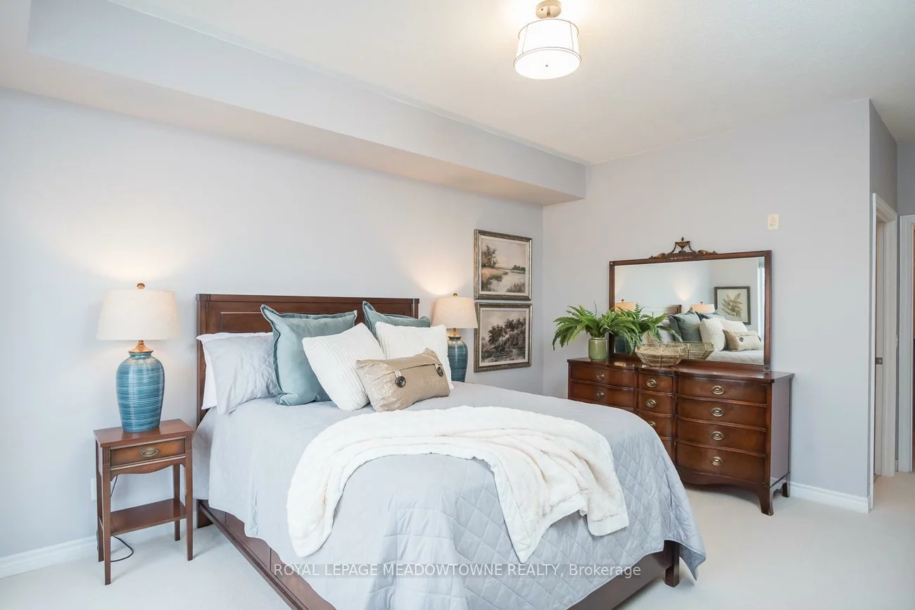 483, Faith, Hurontario, Mississauga