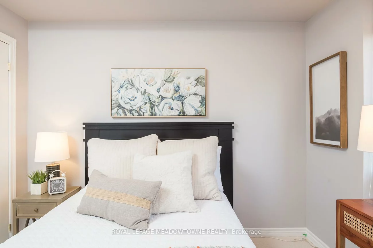 483, Faith, Hurontario, Mississauga