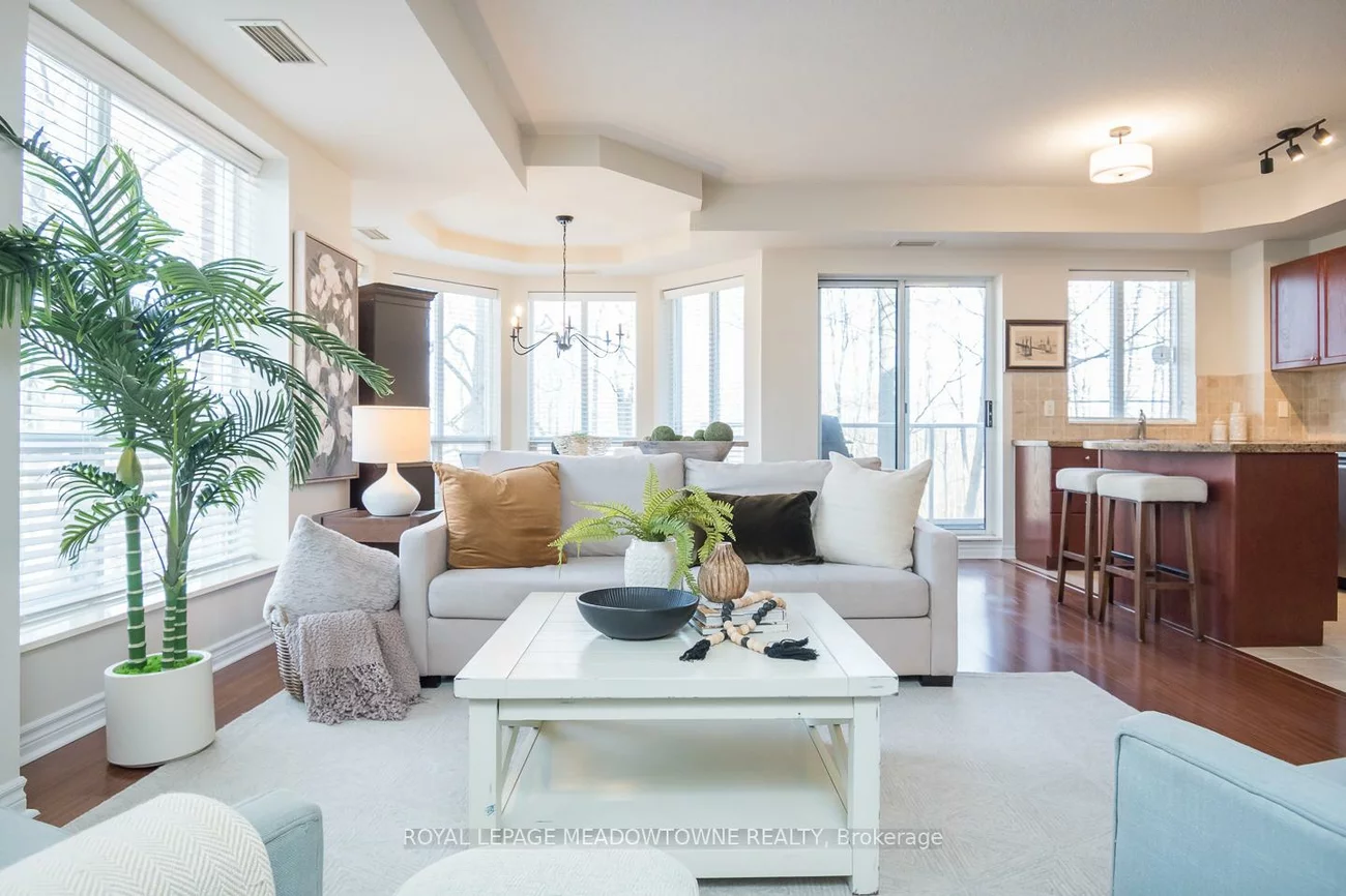 483, Faith, Hurontario, Mississauga