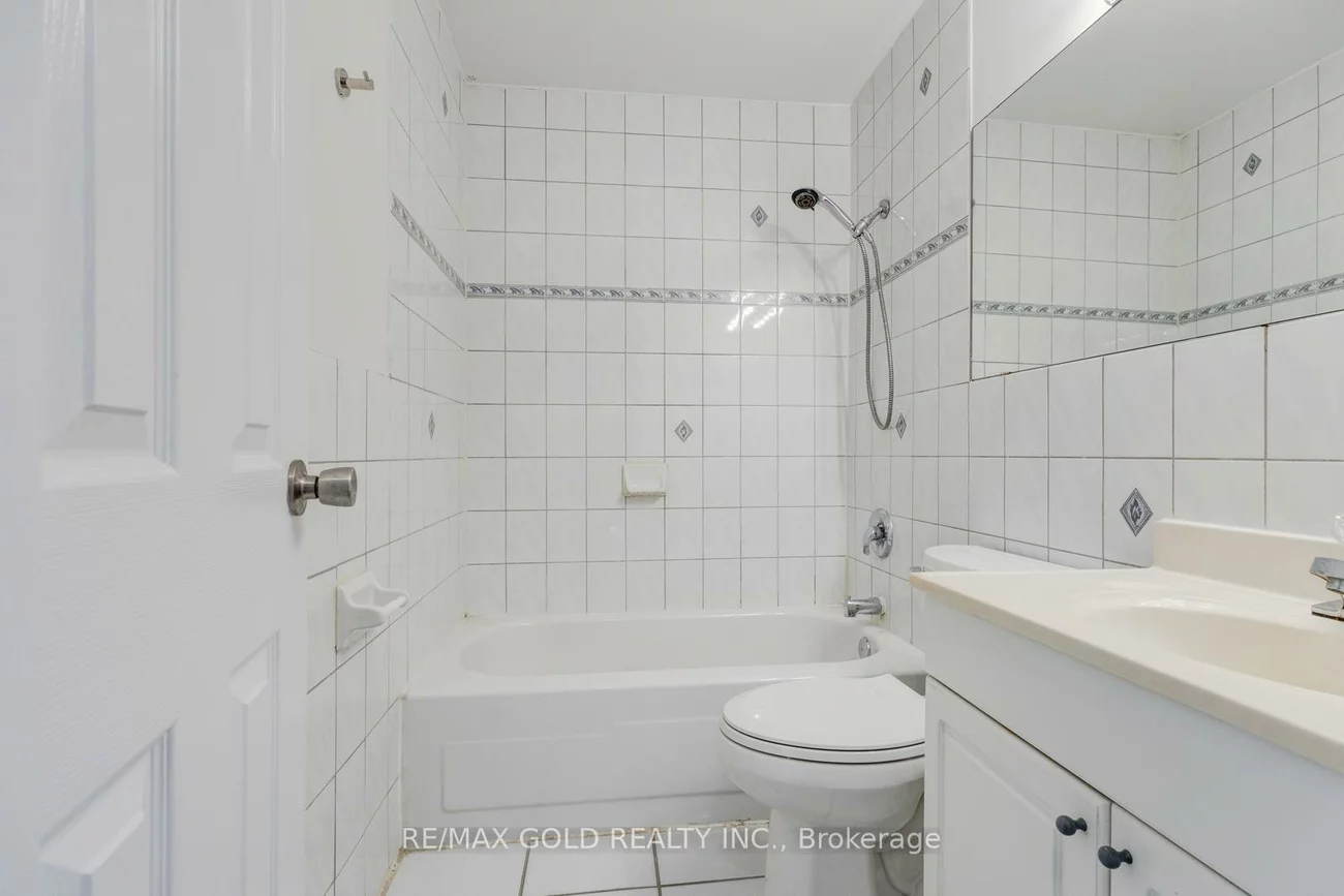 2095, Roche, Sheridan, Mississauga