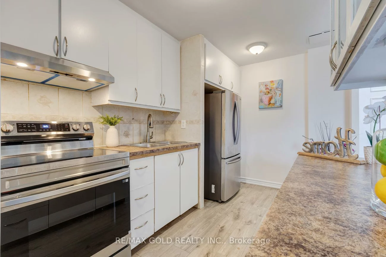 2095, Roche, Sheridan, Mississauga