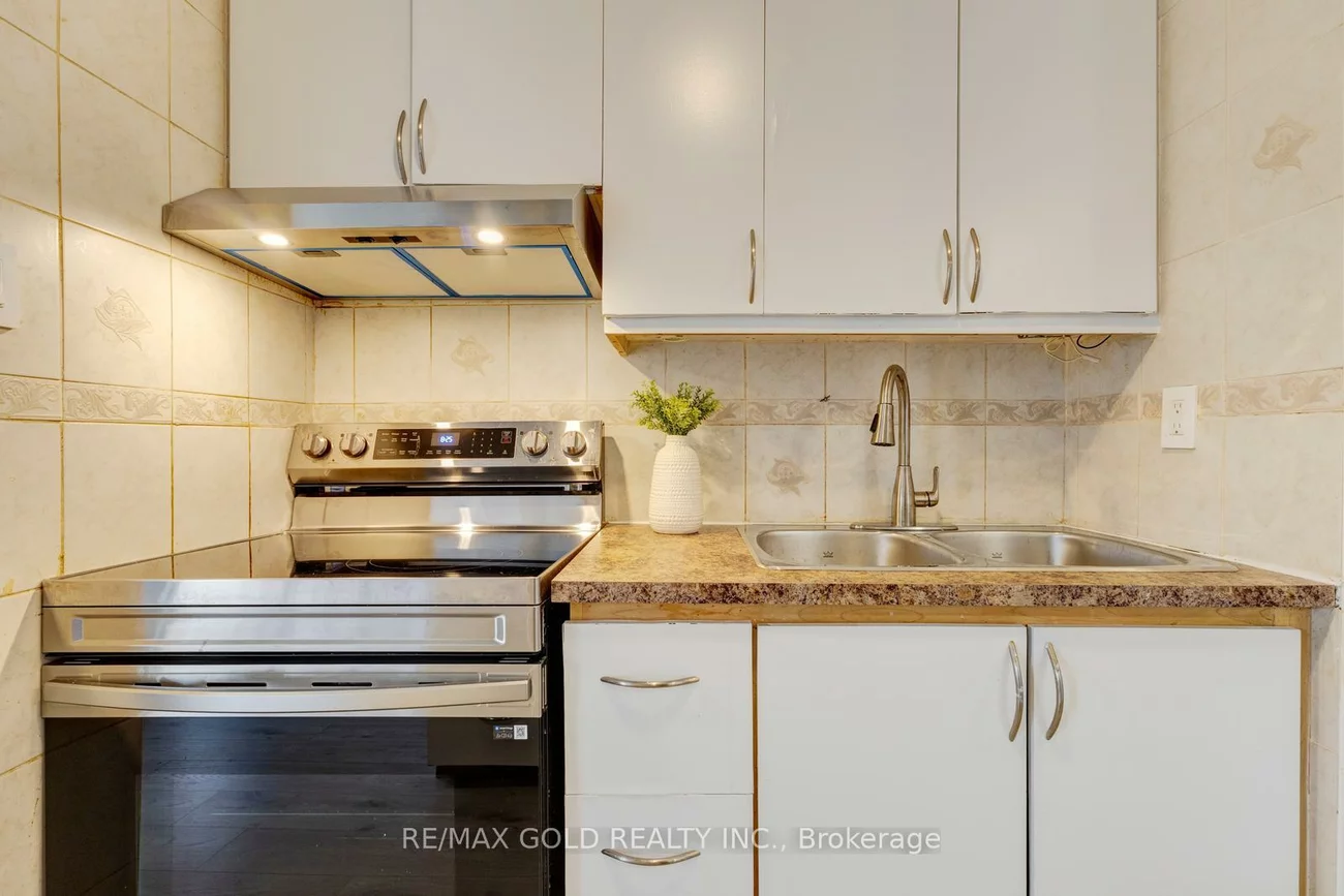 2095, Roche, Sheridan, Mississauga