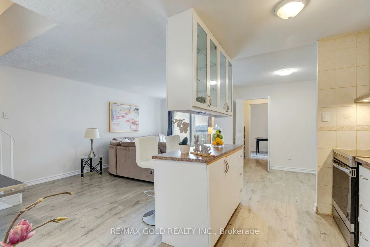 2095, Roche, Sheridan, Mississauga