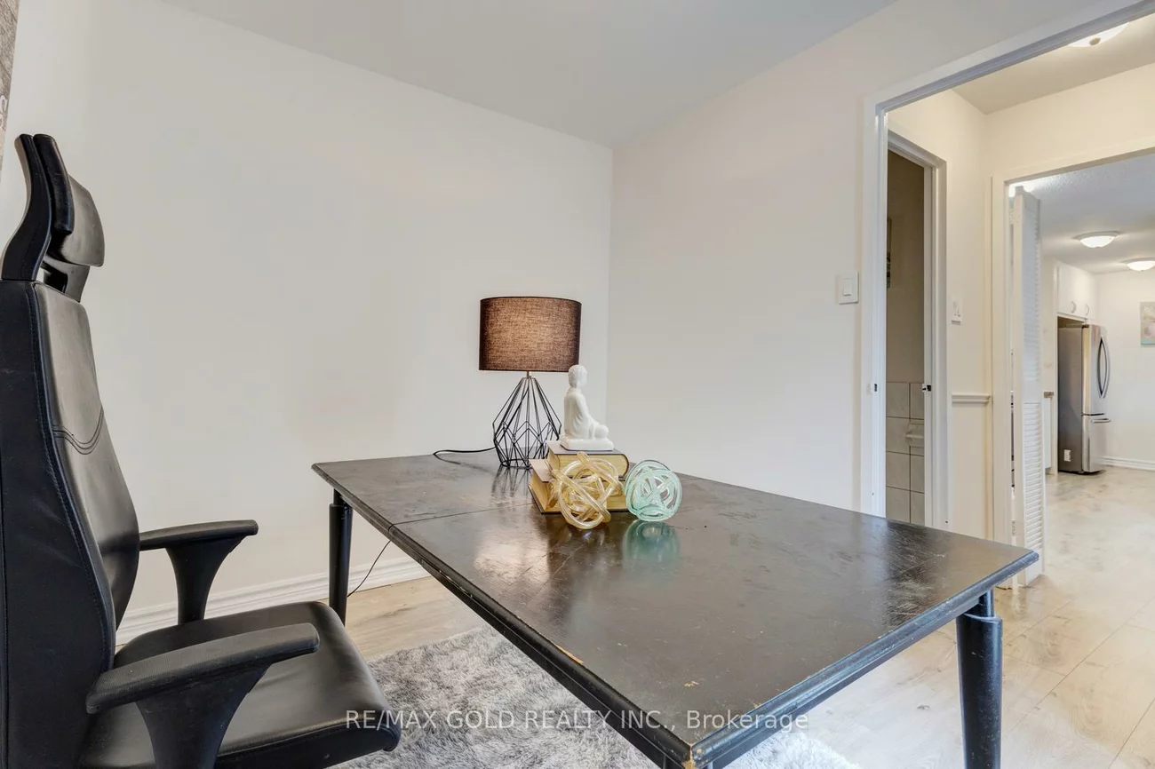 2095, Roche, Sheridan, Mississauga