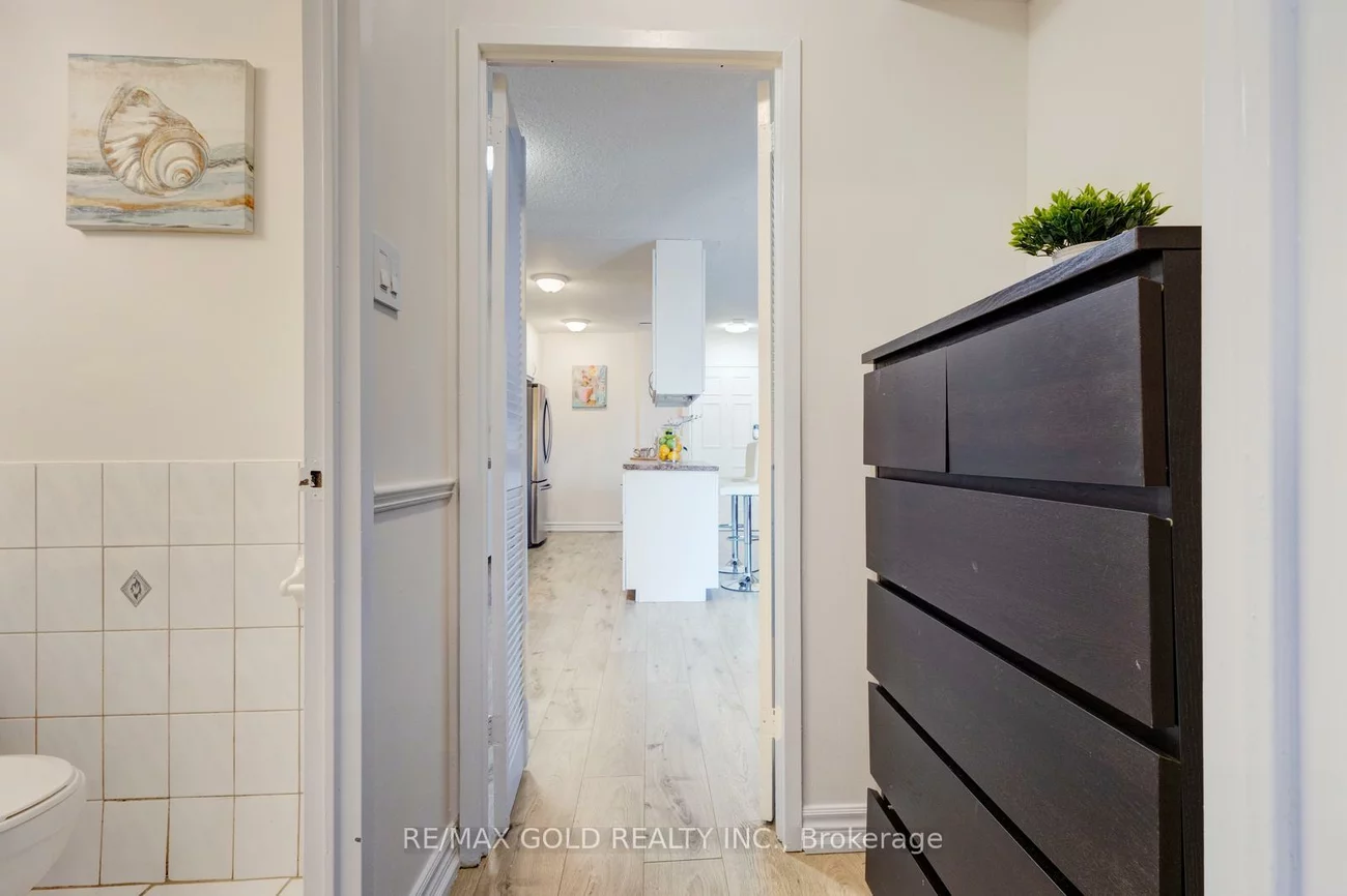 2095, Roche, Sheridan, Mississauga