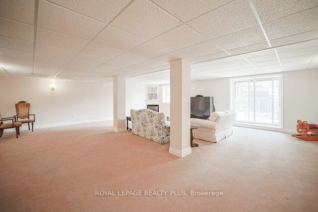 1010, Cristina, Clarkson, Mississauga