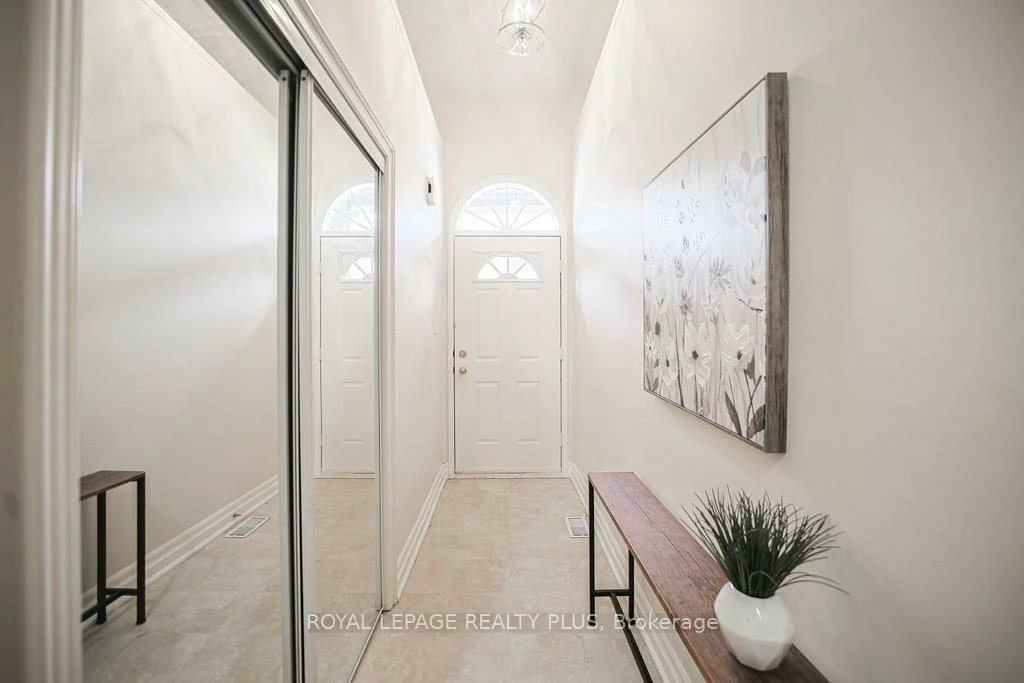 1010, Cristina, Clarkson, Mississauga