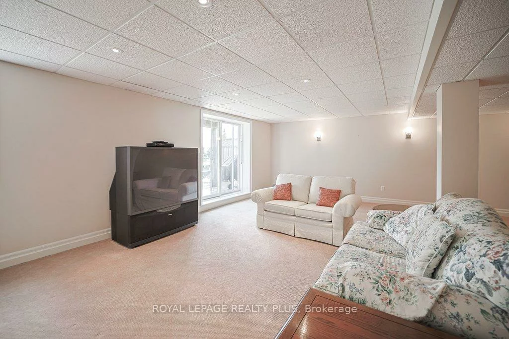 1010, Cristina, Clarkson, Mississauga