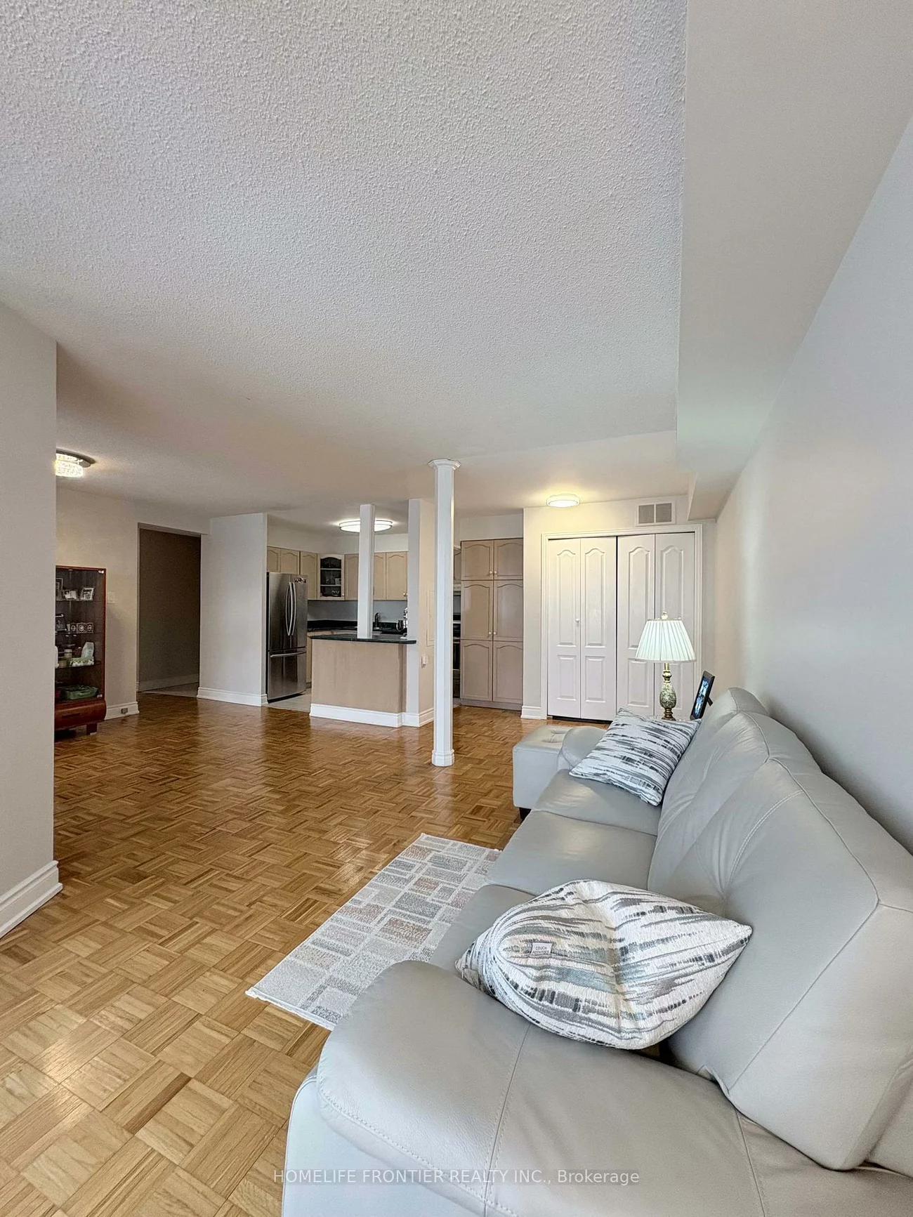 1580, Mississauga Vly, Mississauga Valleys, Mississauga