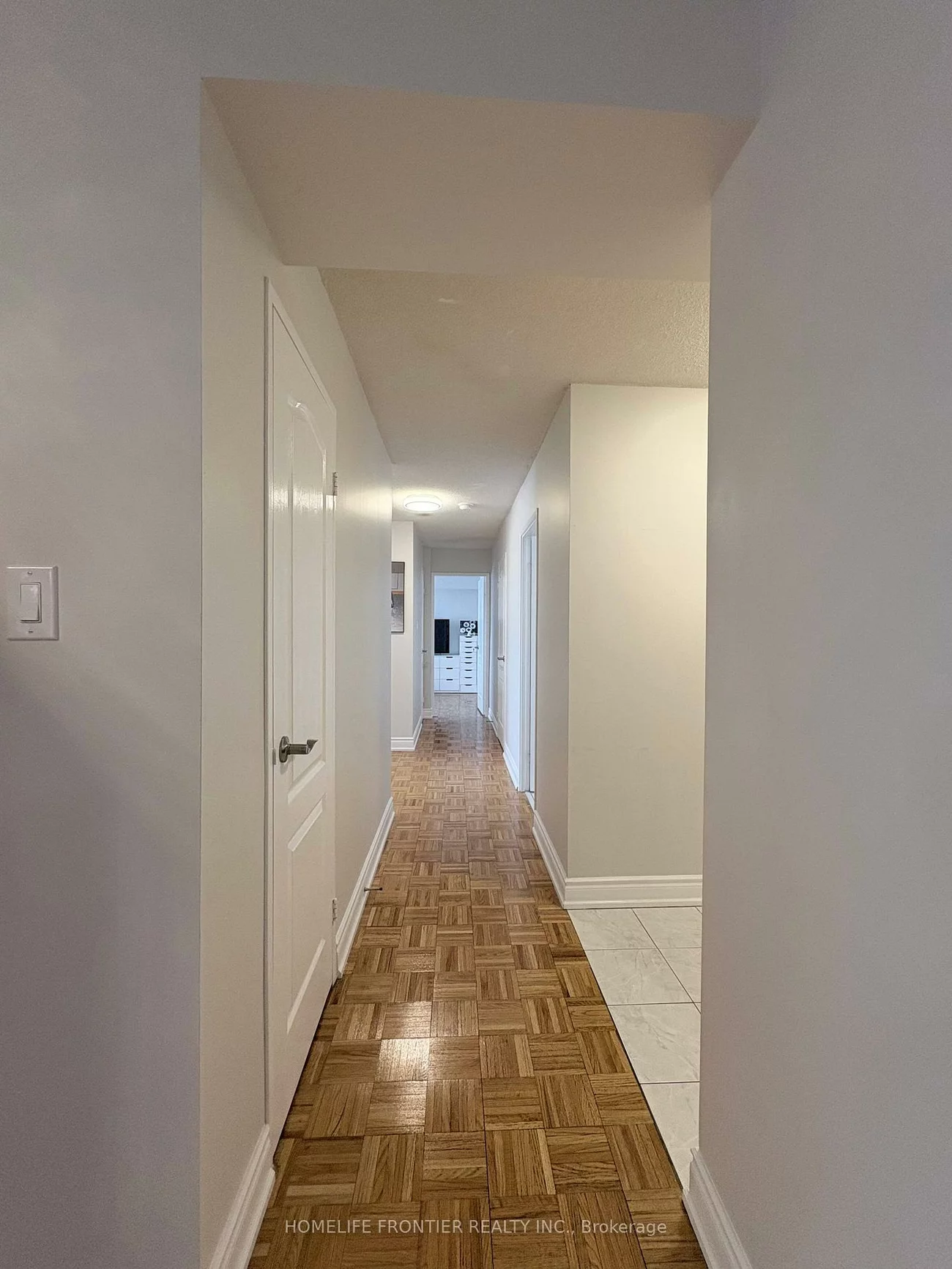 1580, Mississauga Vly, Mississauga Valleys, Mississauga