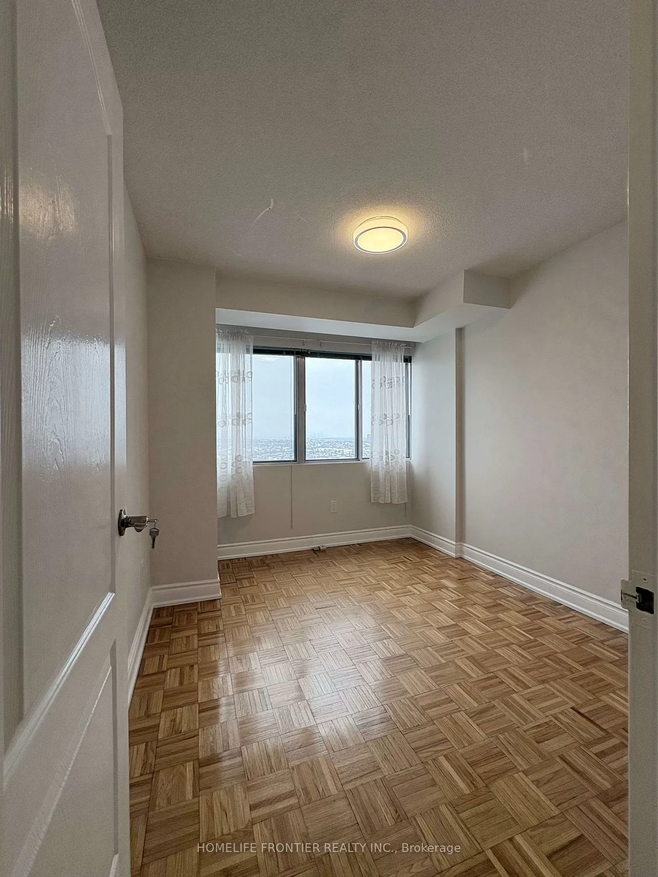 1580, Mississauga Vly, Mississauga Valleys, Mississauga