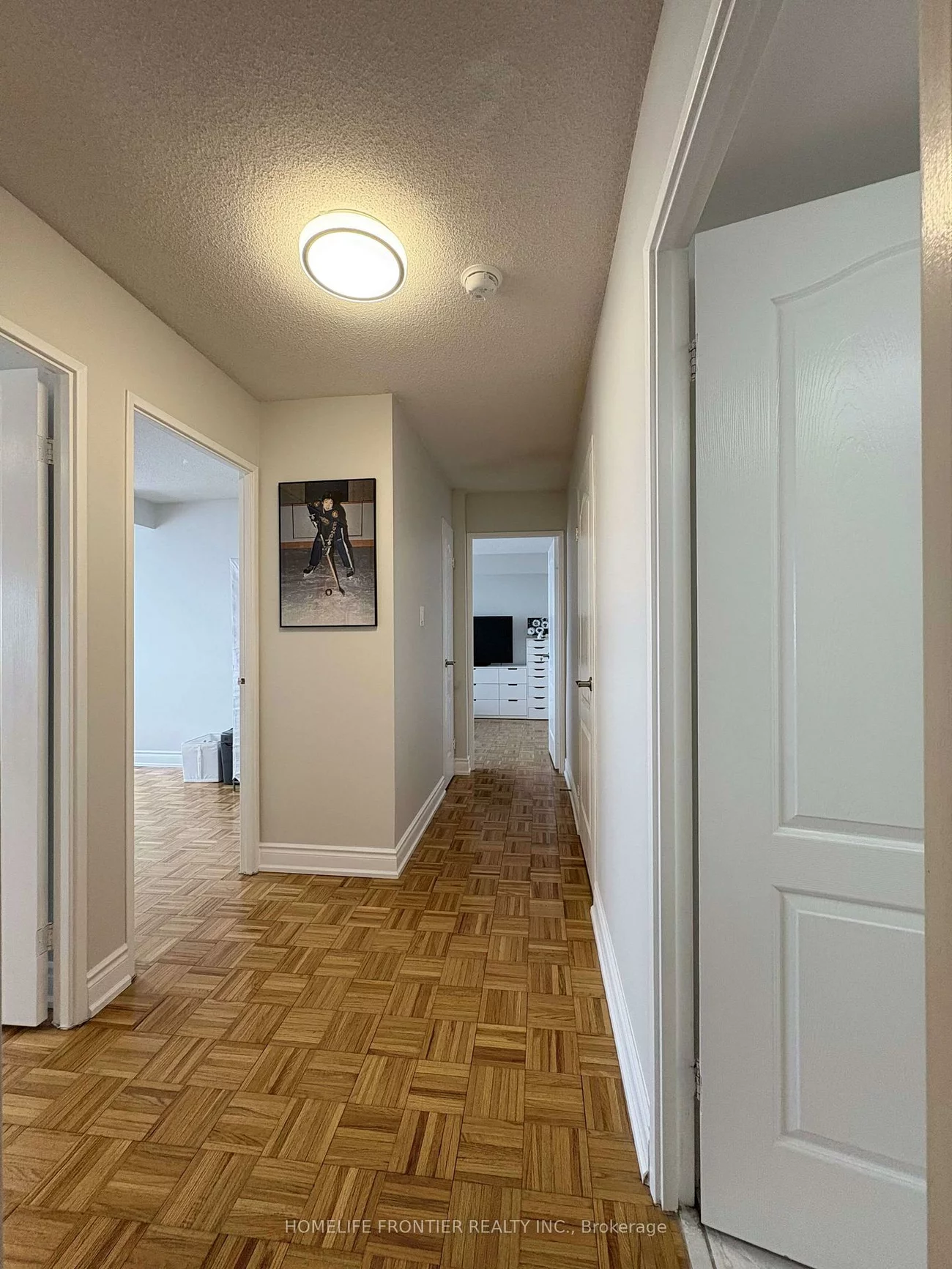 1580, Mississauga Vly, Mississauga Valleys, Mississauga