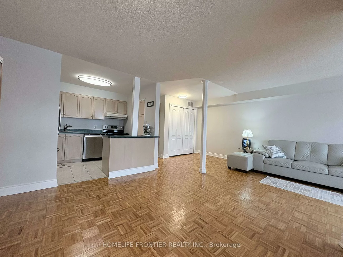 1580, Mississauga Vly, Mississauga Valleys, Mississauga