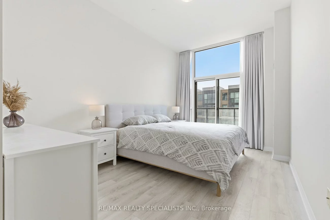 65, Watergarden, Hurontario, Mississauga