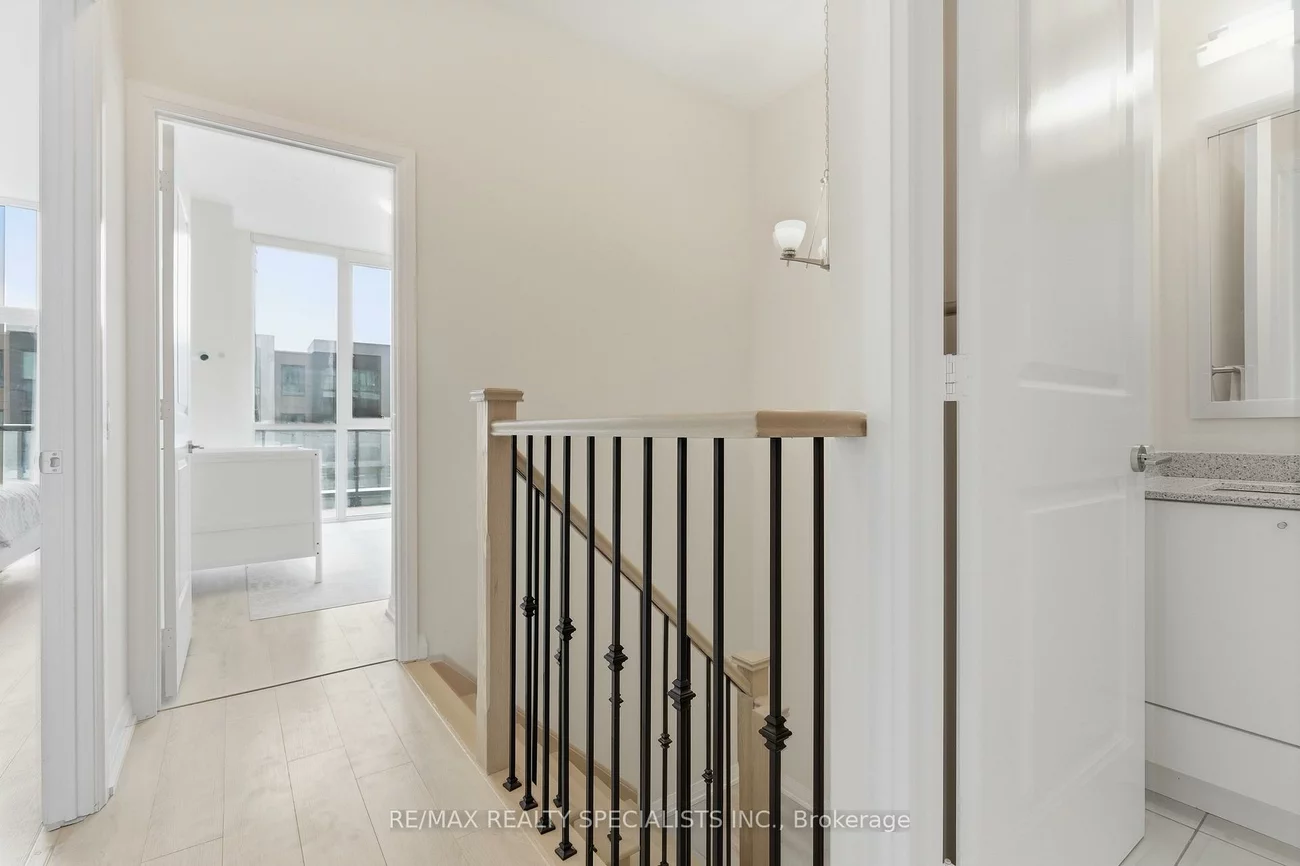 65, Watergarden, Hurontario, Mississauga