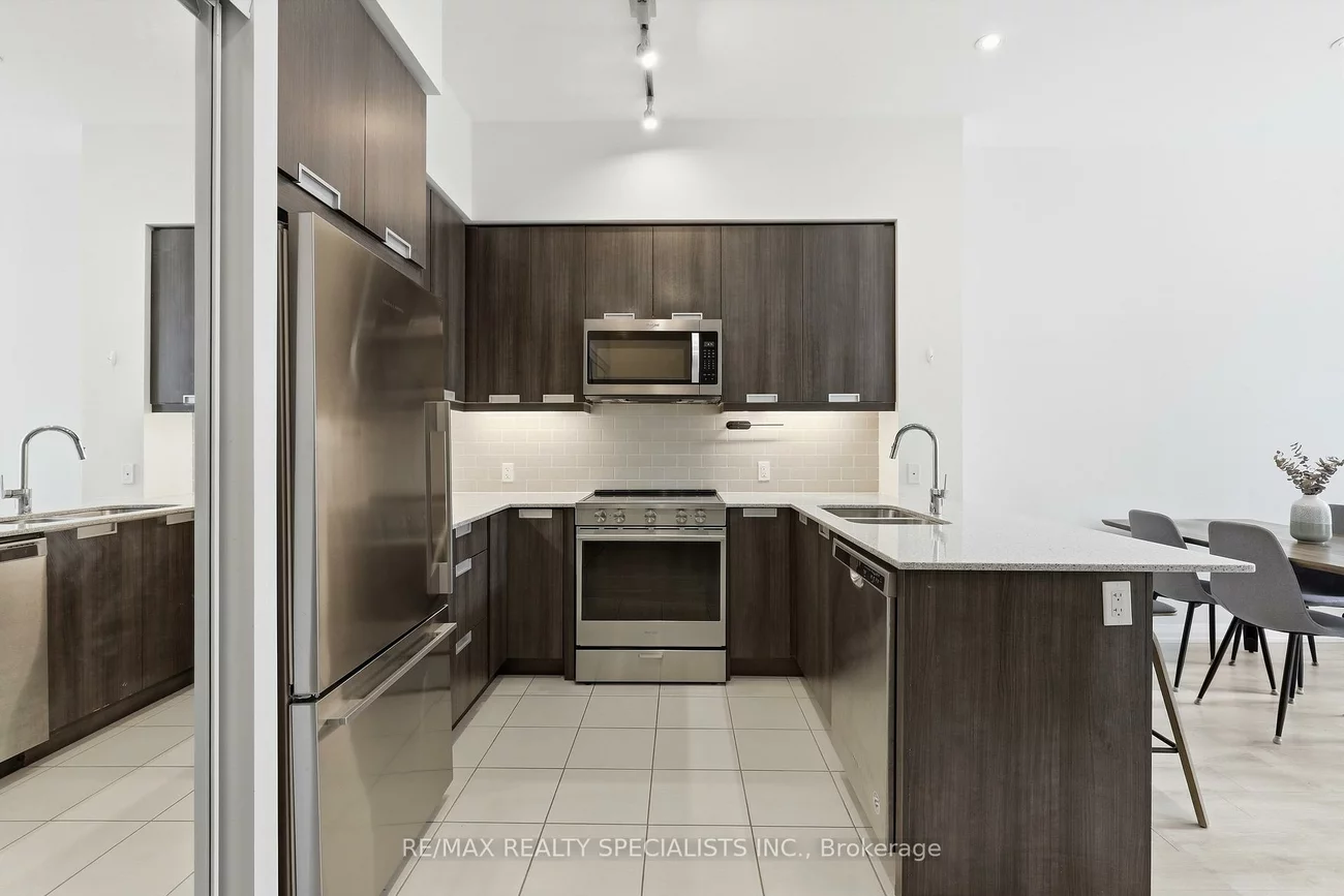 65, Watergarden, Hurontario, Mississauga