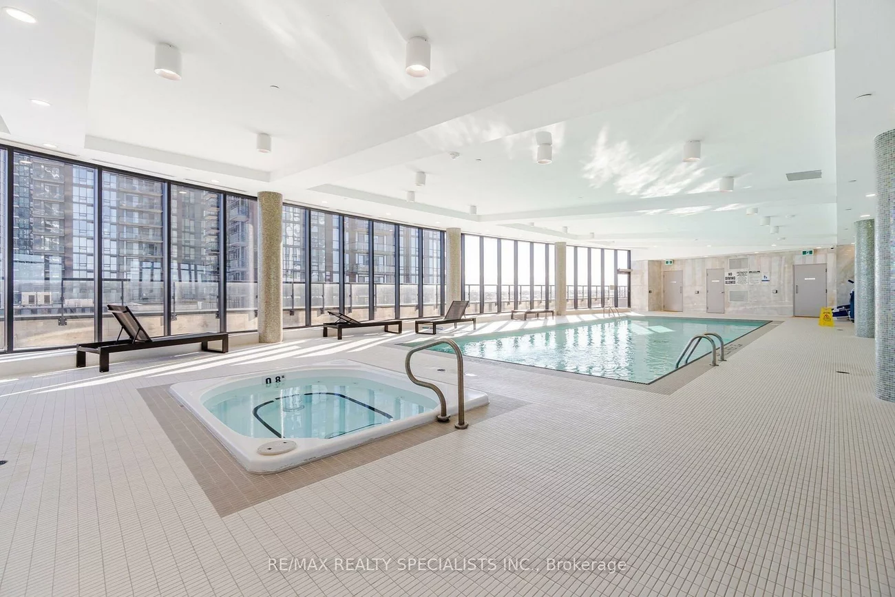 65, Watergarden, Hurontario, Mississauga