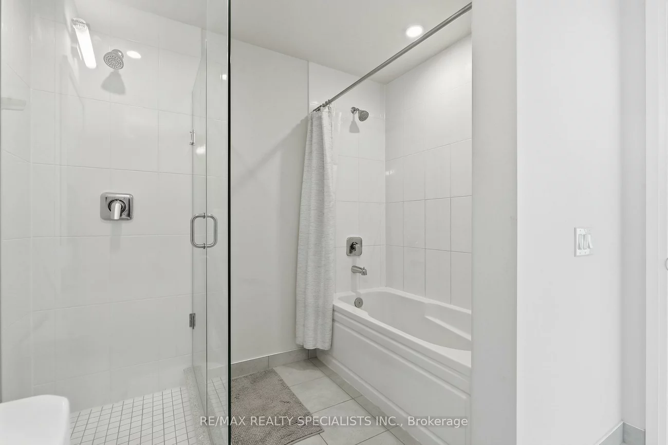 65, Watergarden, Hurontario, Mississauga