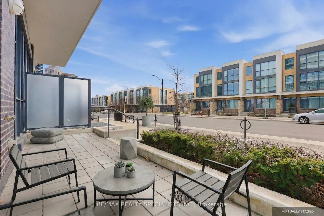 65, Watergarden, Hurontario, Mississauga