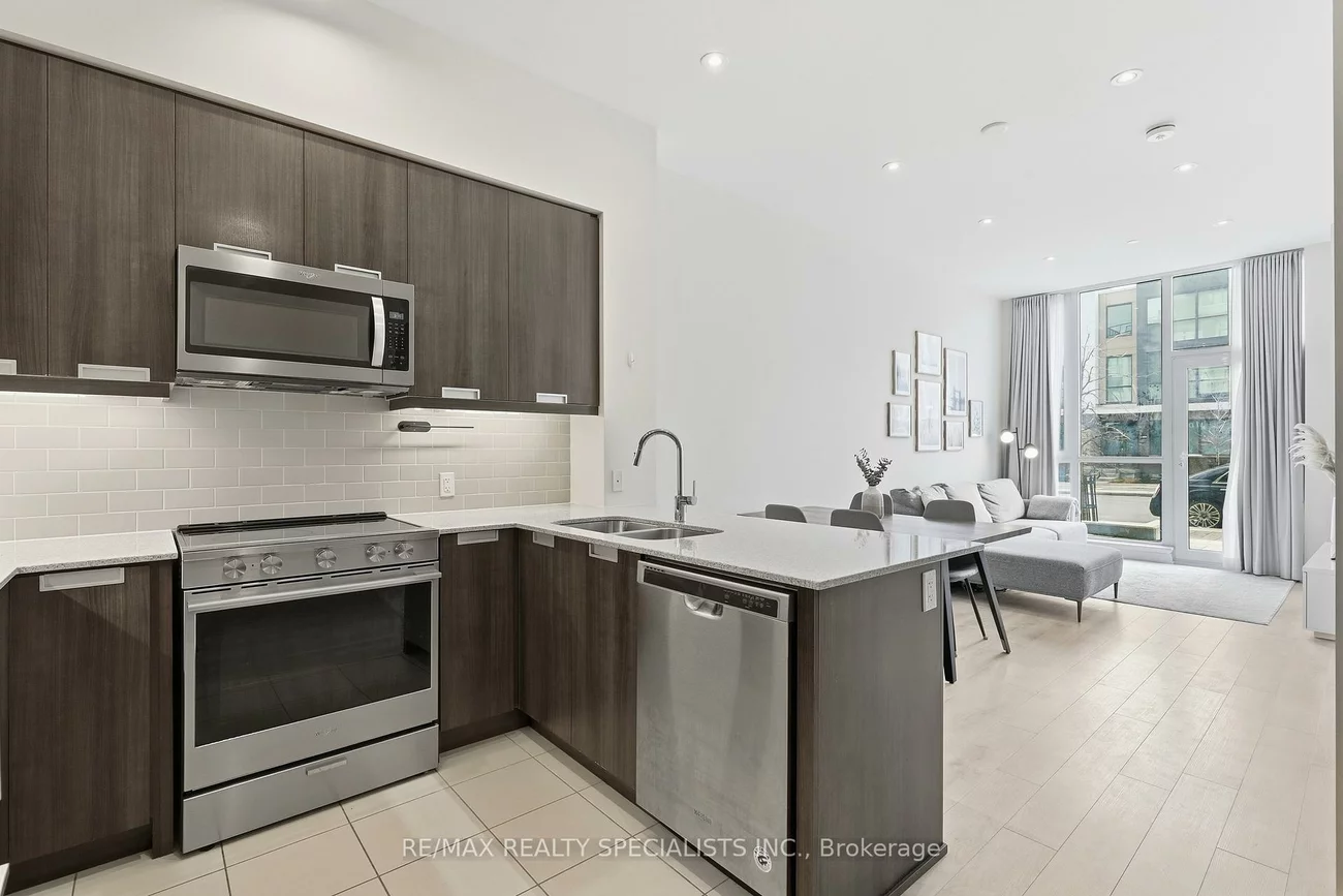 65, Watergarden, Hurontario, Mississauga