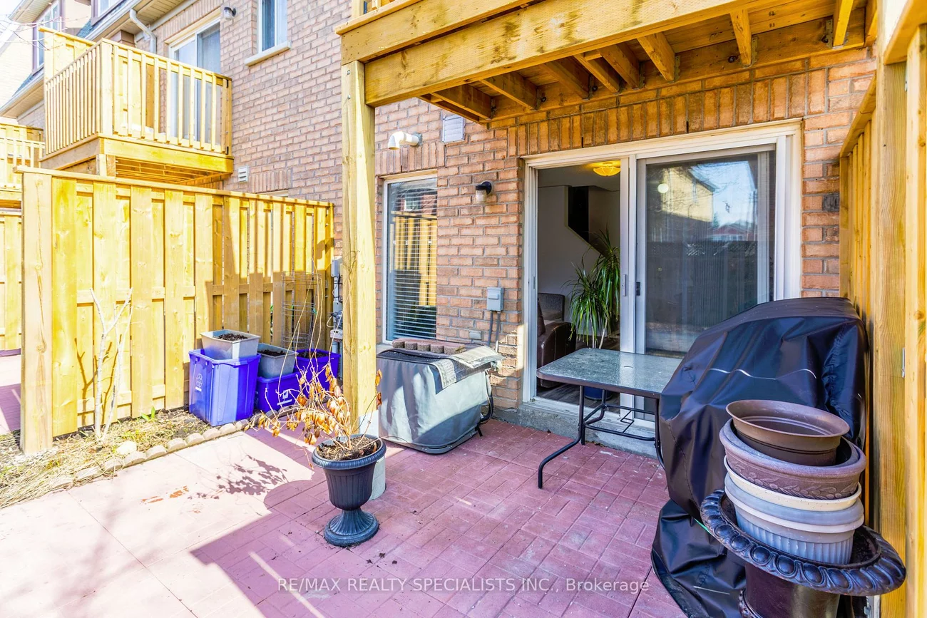 50, Strathaven, Hurontario, Mississauga