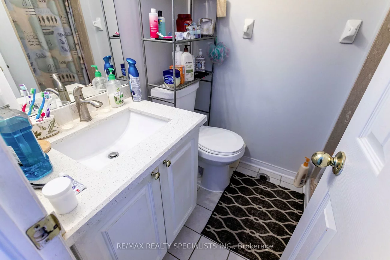 50, Strathaven, Hurontario, Mississauga