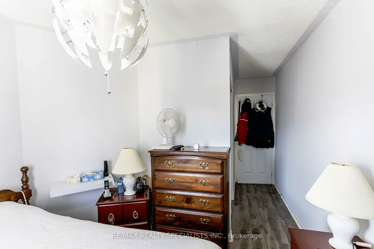 50, Strathaven, Hurontario, Mississauga