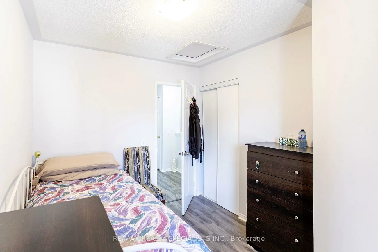 50, Strathaven, Hurontario, Mississauga