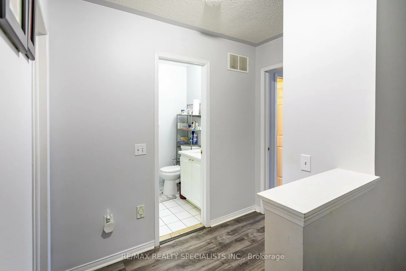 50, Strathaven, Hurontario, Mississauga