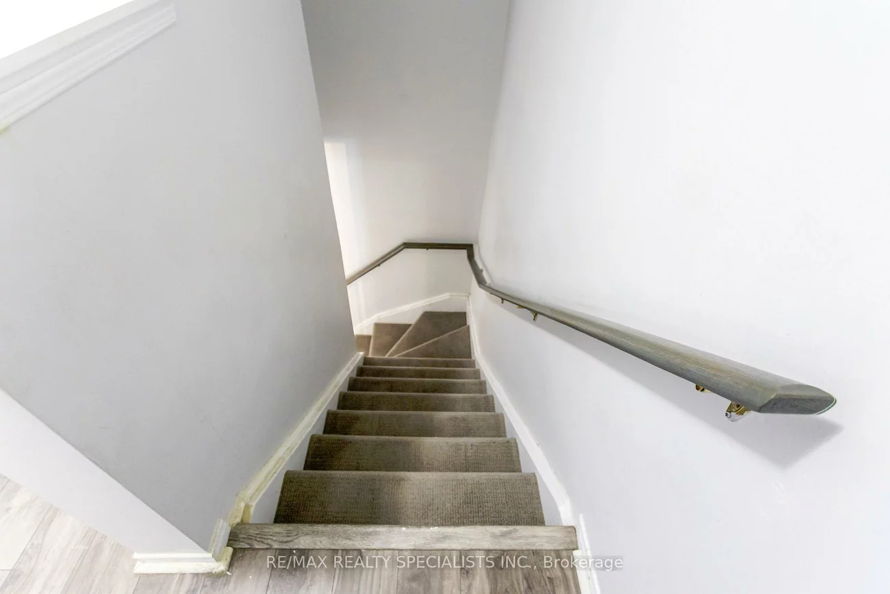 50, Strathaven, Hurontario, Mississauga