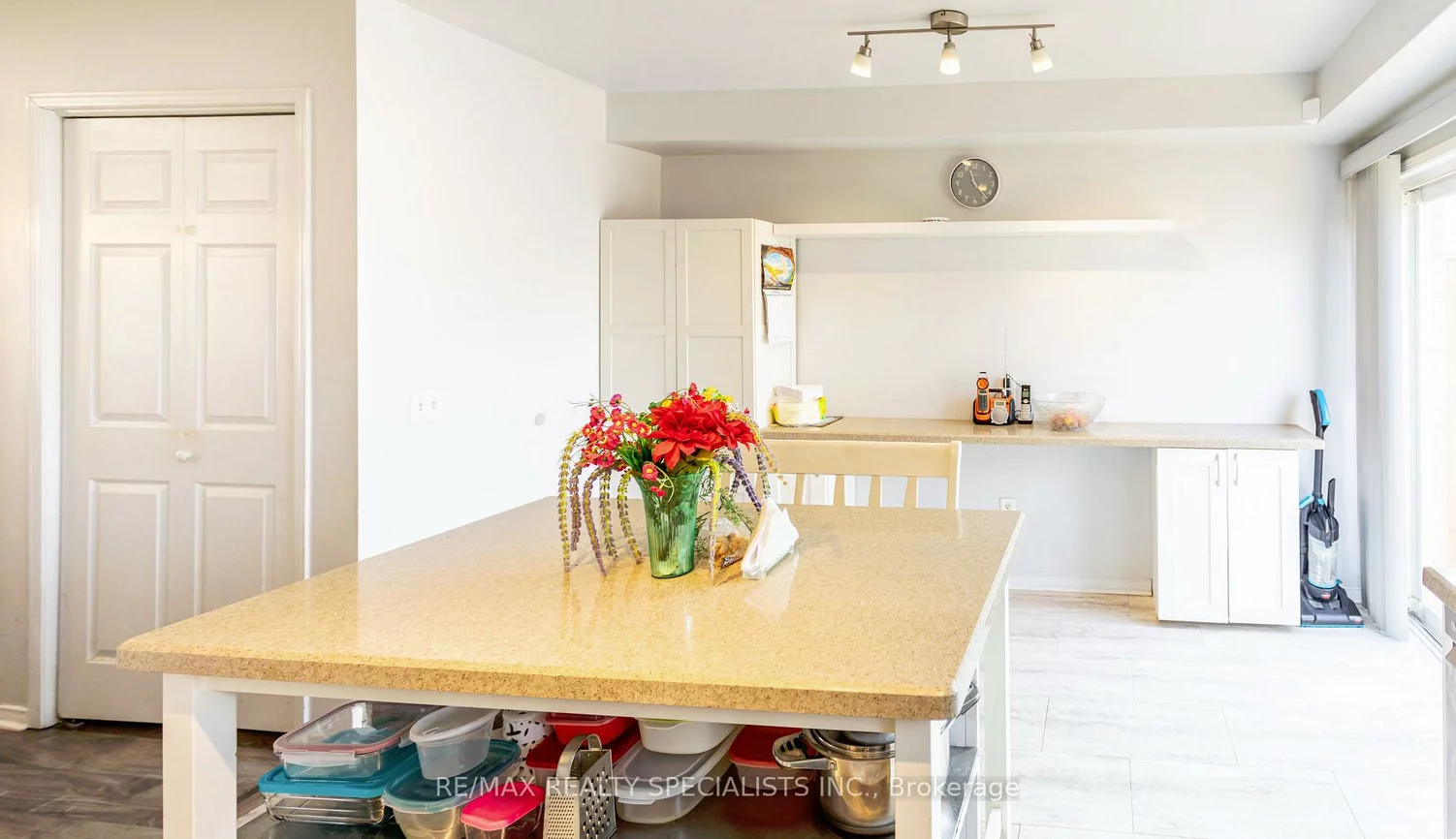 50, Strathaven, Hurontario, Mississauga