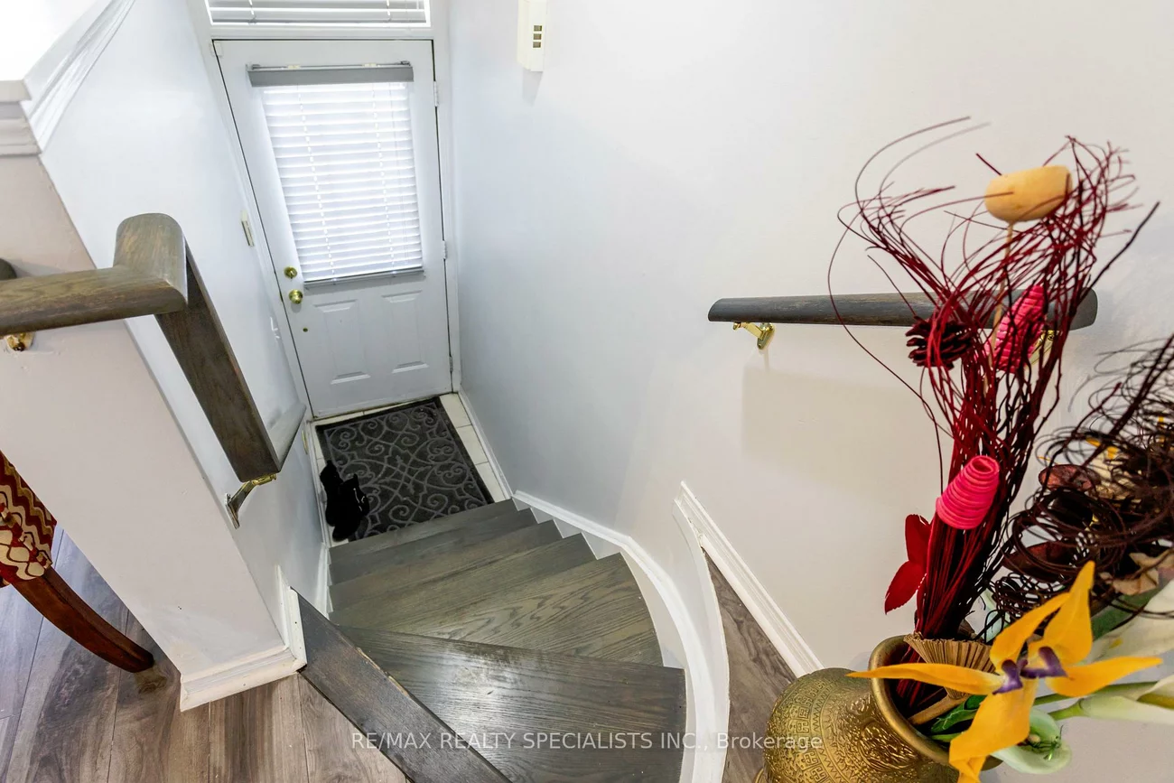 50, Strathaven, Hurontario, Mississauga