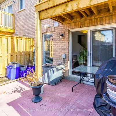 50, Strathaven, Hurontario, Mississauga