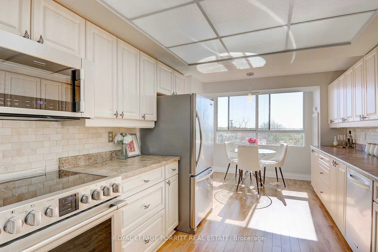 1271, Walden, Clarkson, Mississauga