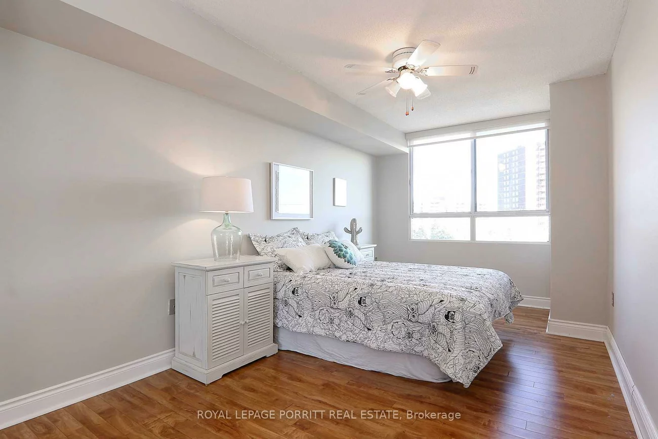 1271, Walden, Clarkson, Mississauga