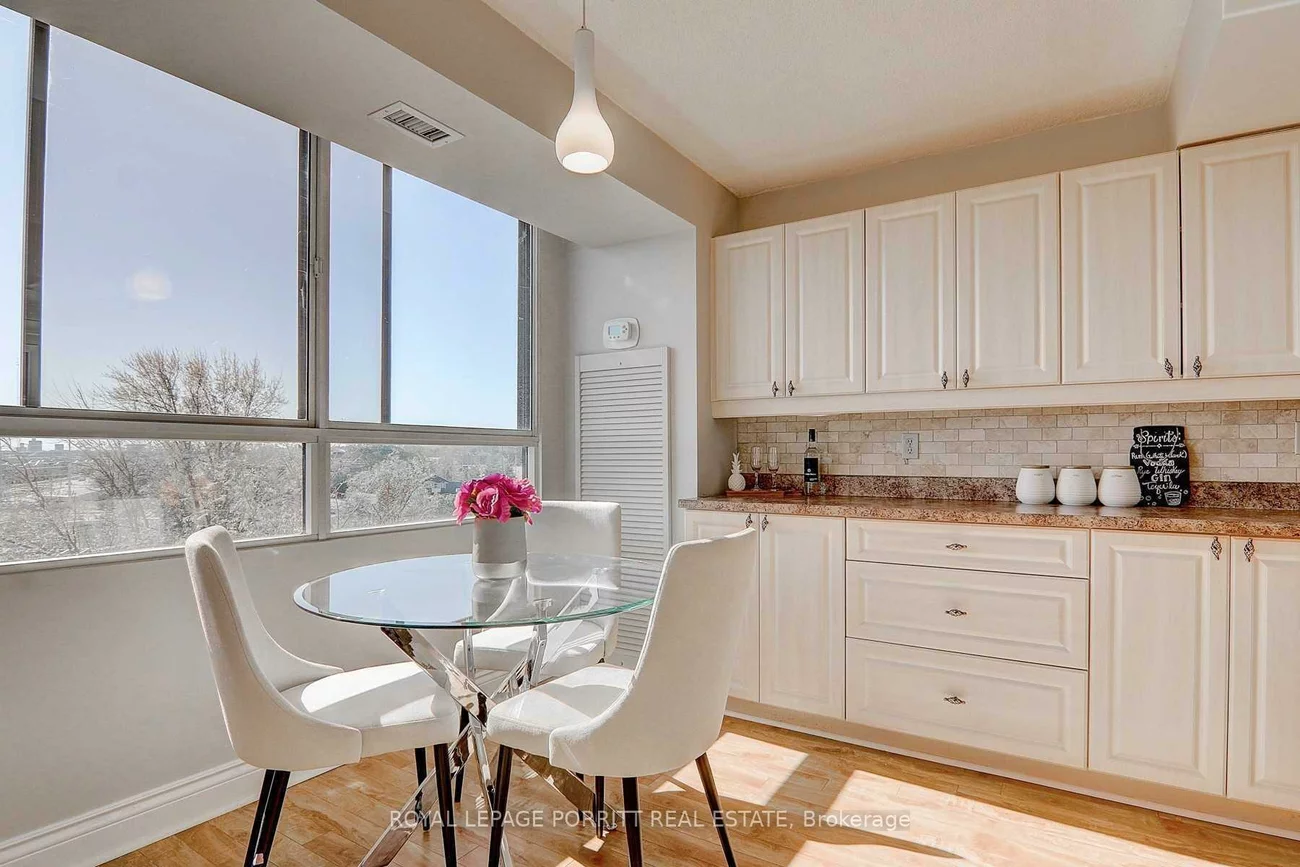 1271, Walden, Clarkson, Mississauga