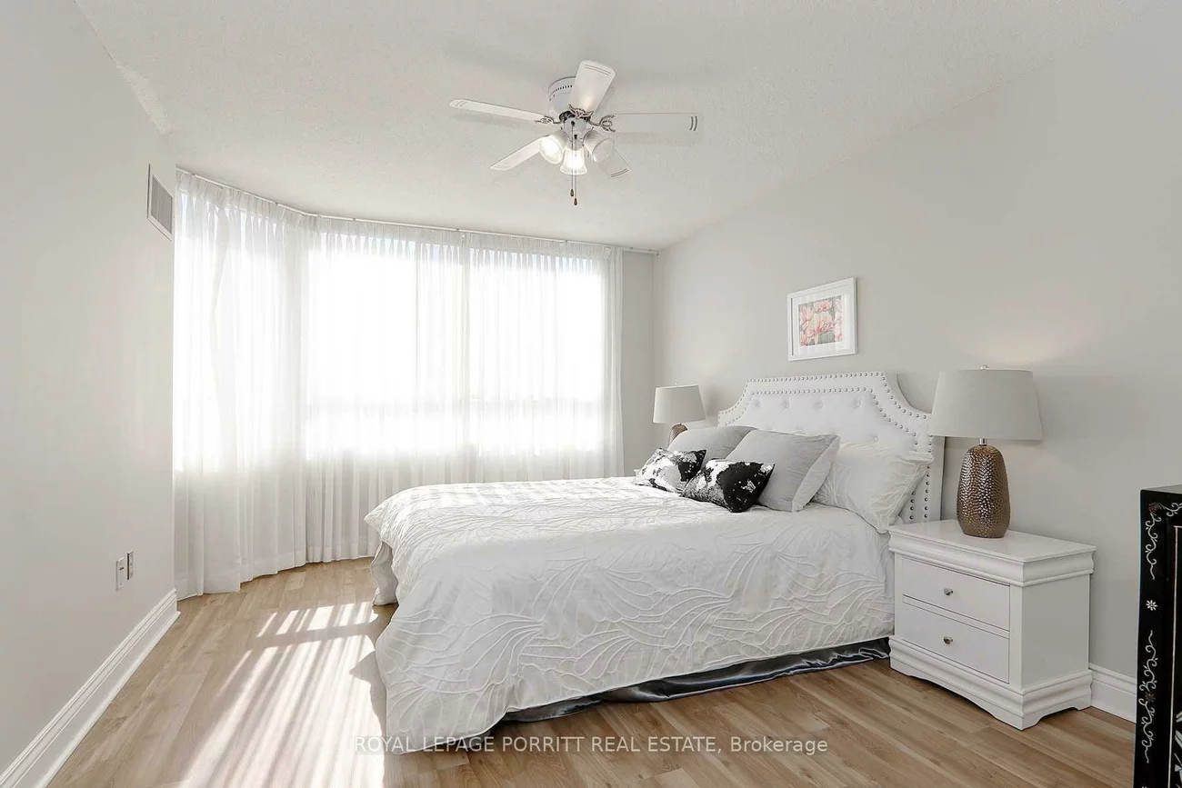 1271, Walden, Clarkson, Mississauga
