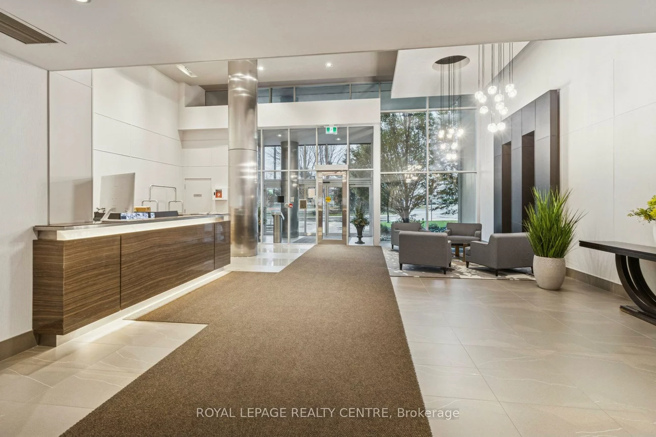 1055, Southdown, Clarkson, Mississauga