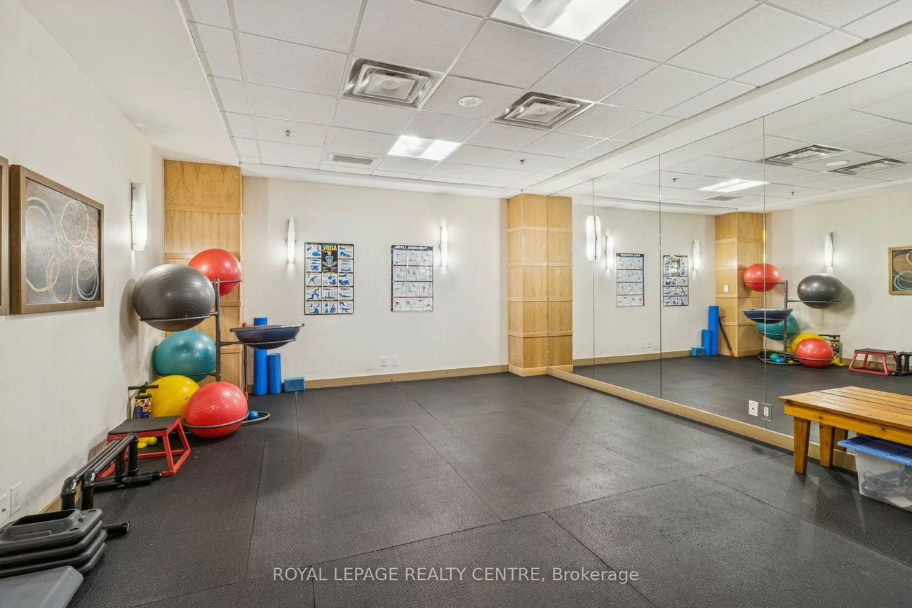 1055, Southdown, Clarkson, Mississauga