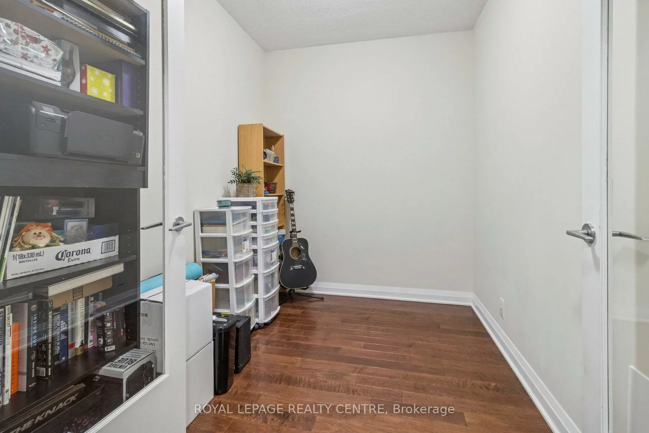 1055, Southdown, Clarkson, Mississauga