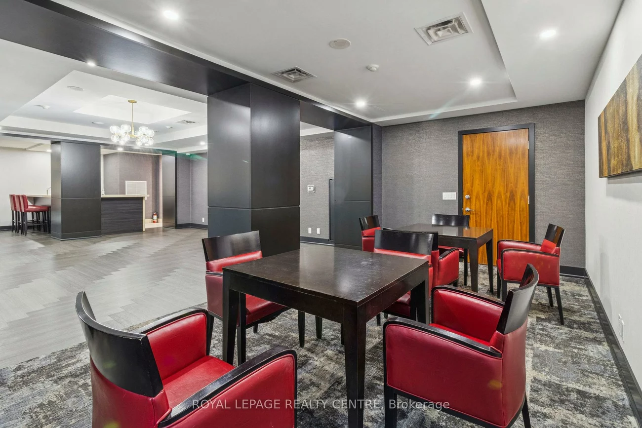 1055, Southdown, Clarkson, Mississauga