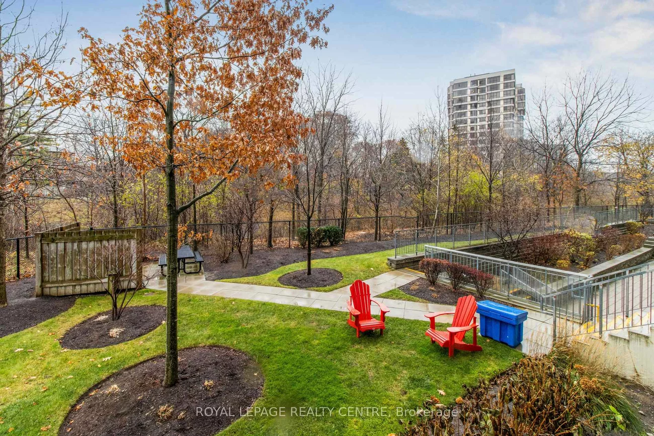 1055, Southdown, Clarkson, Mississauga