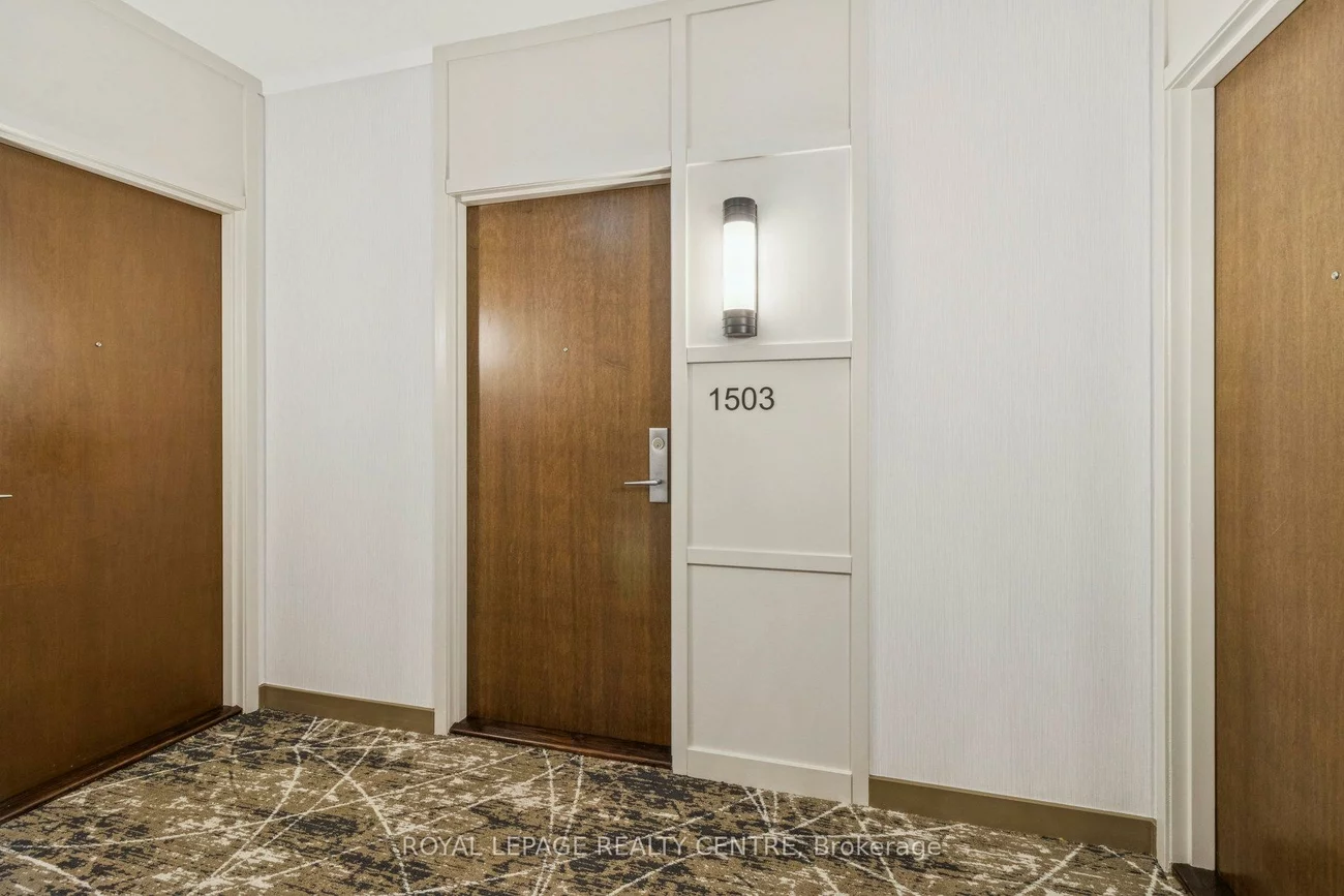 1055, Southdown, Clarkson, Mississauga