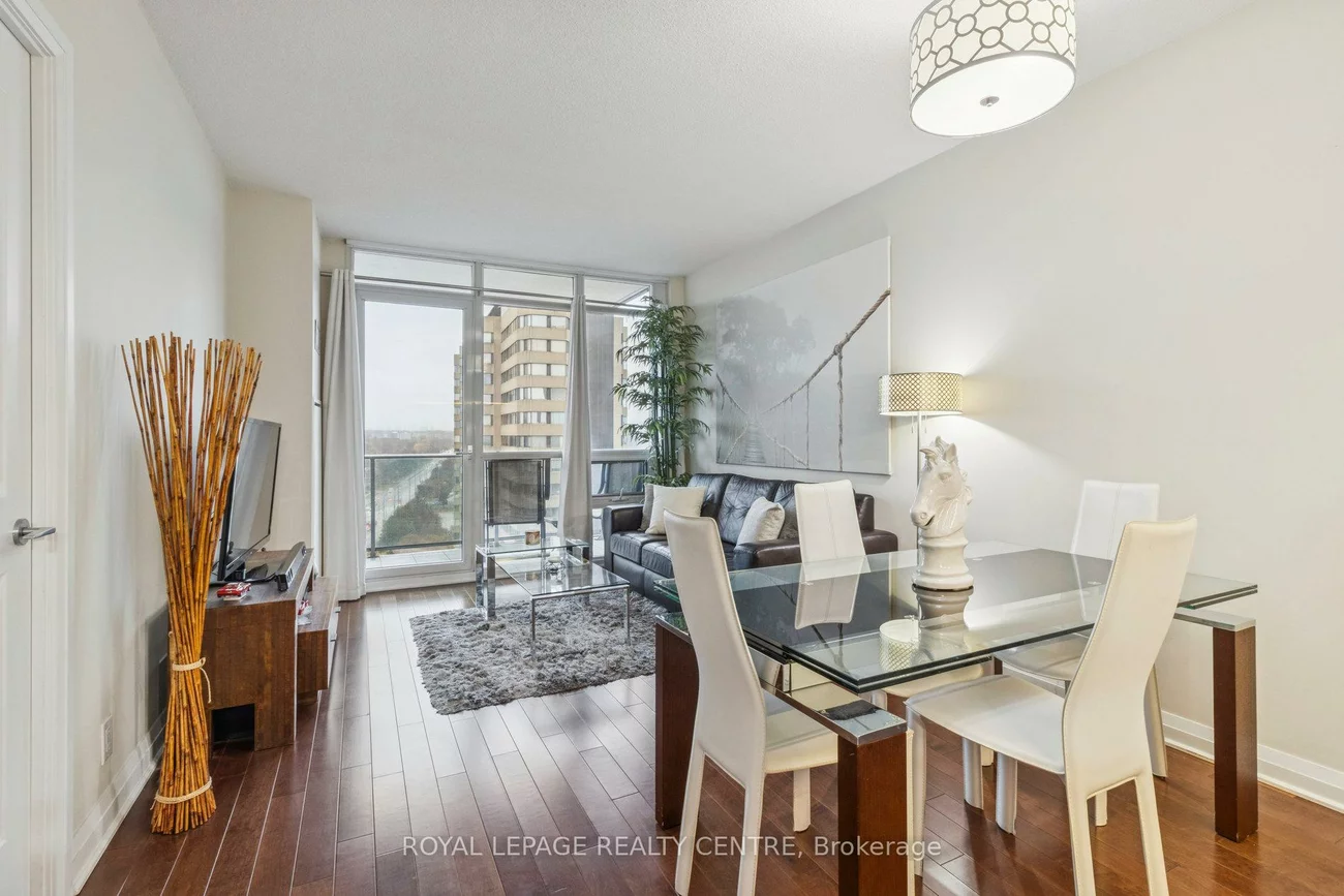 1055, Southdown, Clarkson, Mississauga