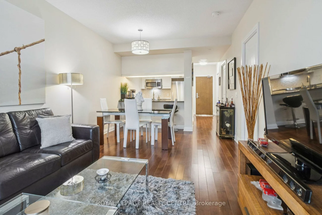 1055, Southdown, Clarkson, Mississauga