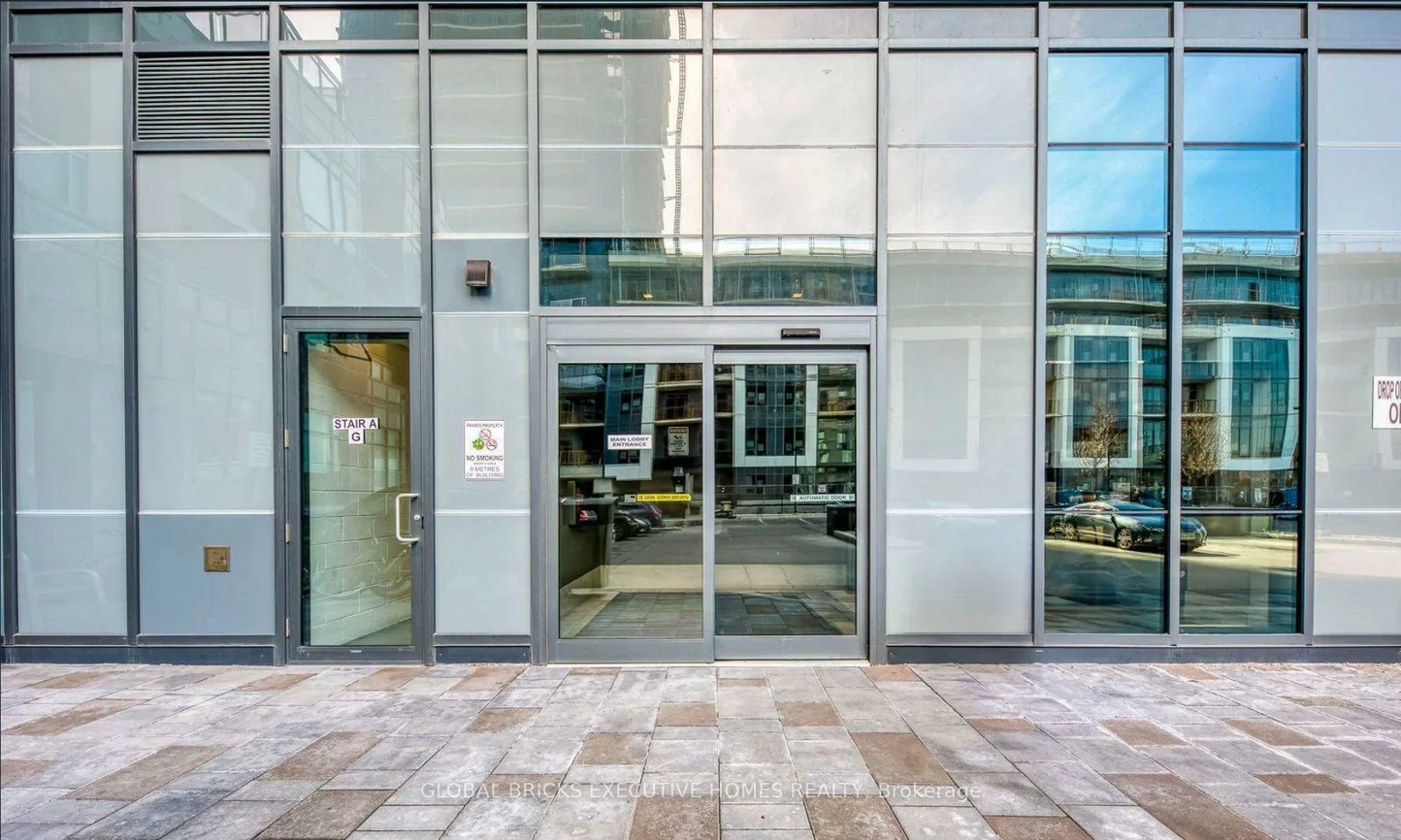 8, Nahani, Hurontario, Mississauga